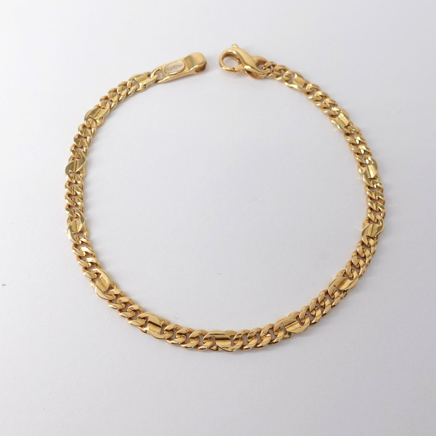 Bracciale a maglia piatta