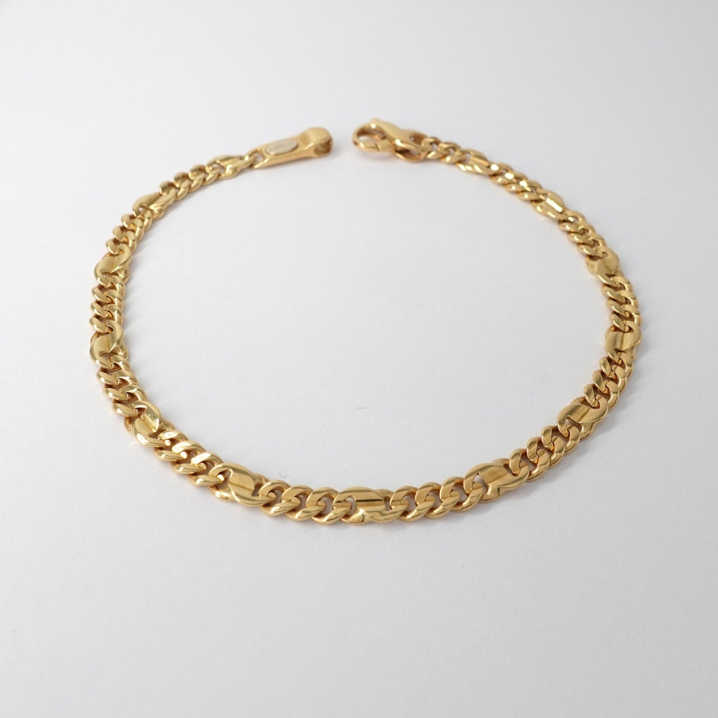 Bracciale a maglia piatta