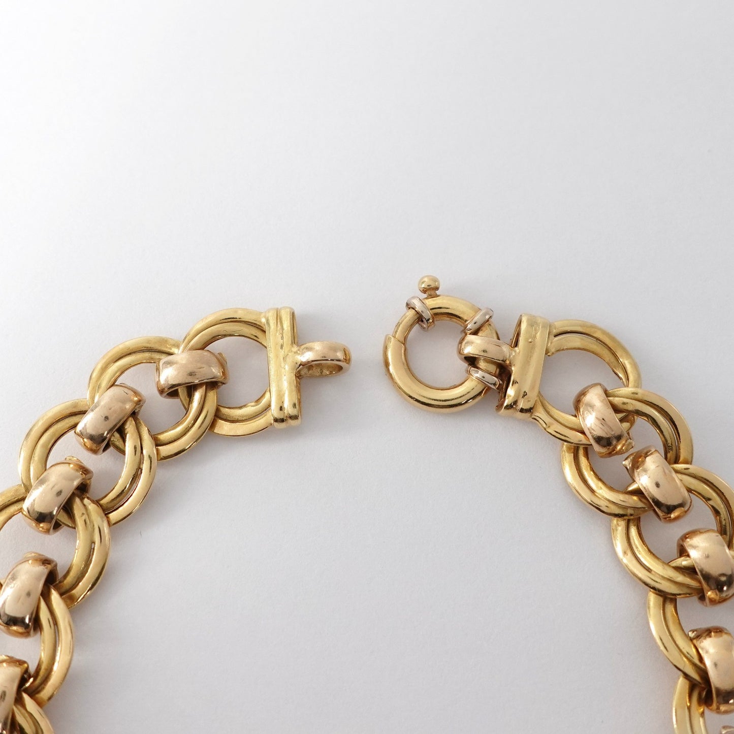 Bracciale ad anelli a maglia piatta