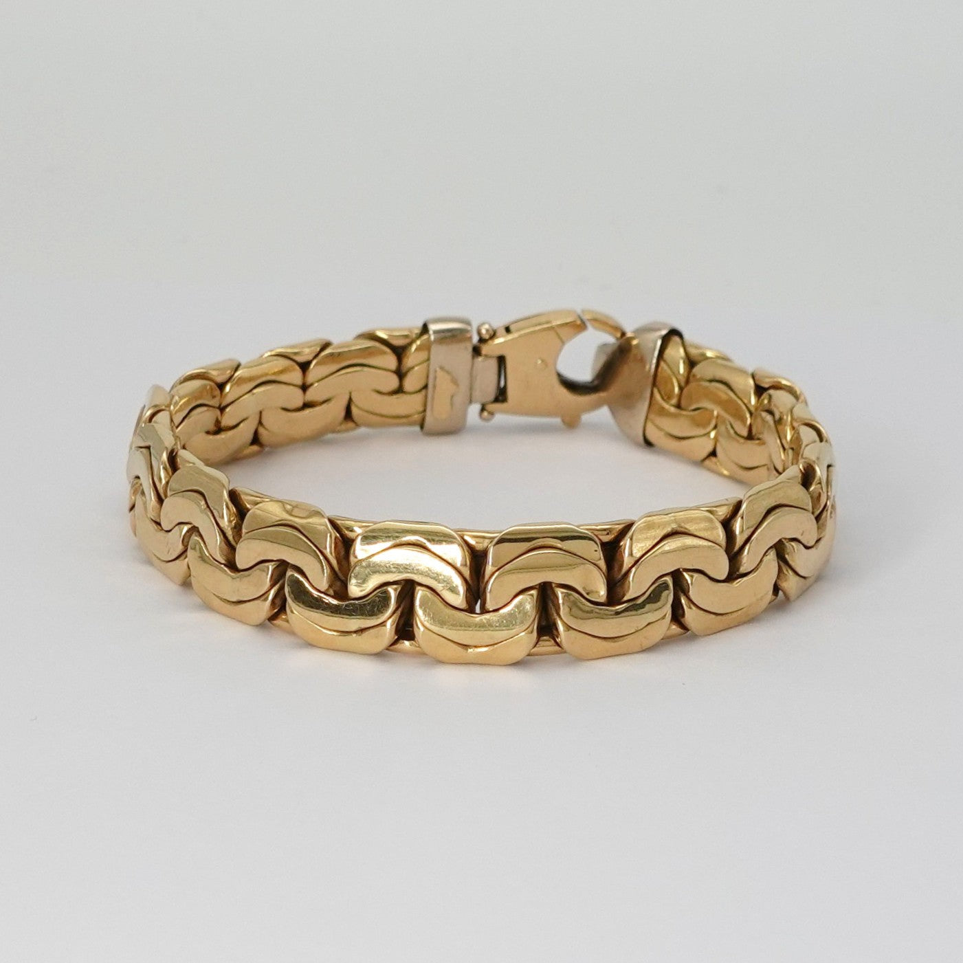 Braccialetto a maglia curva piatta