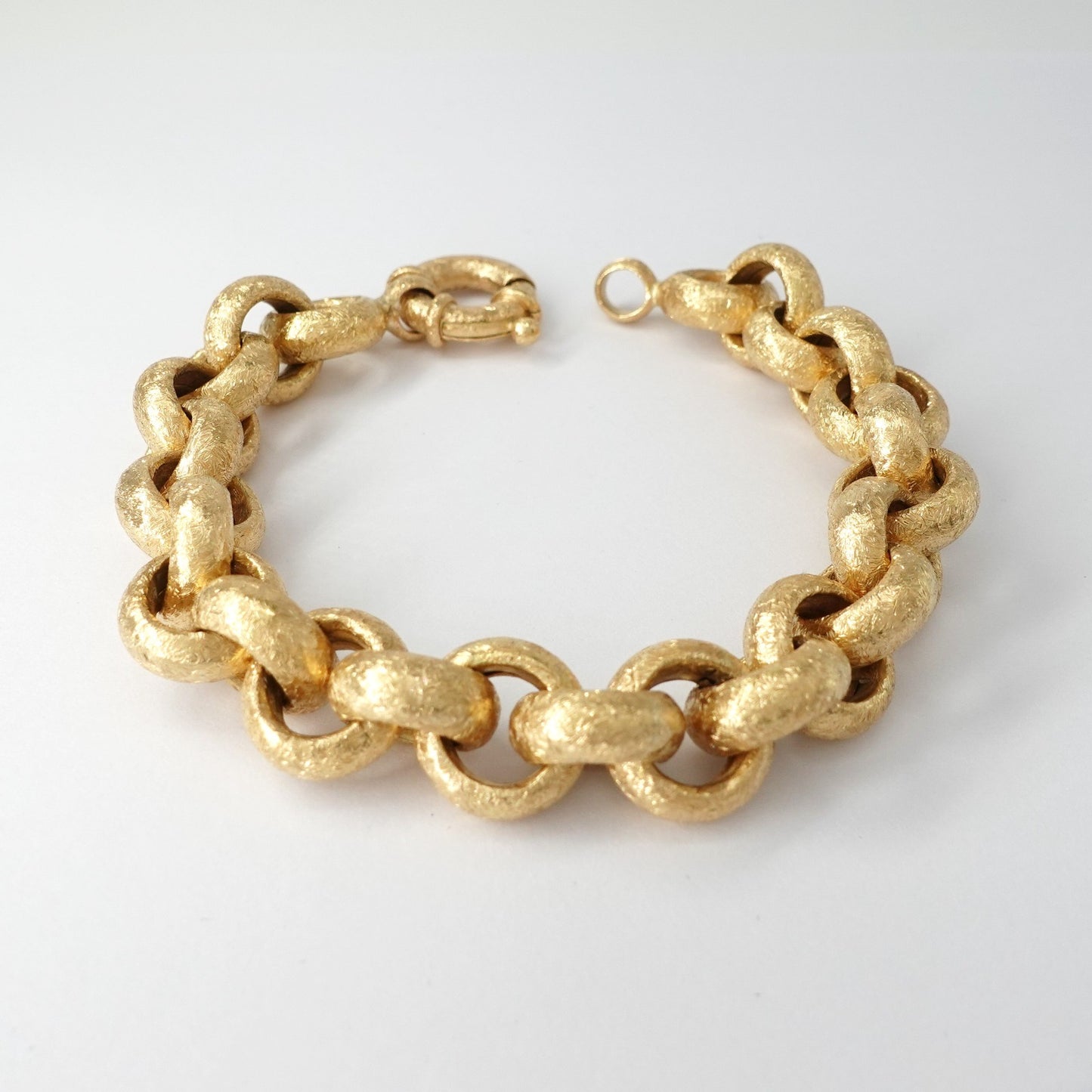 Bracciale con lavorazione satinata