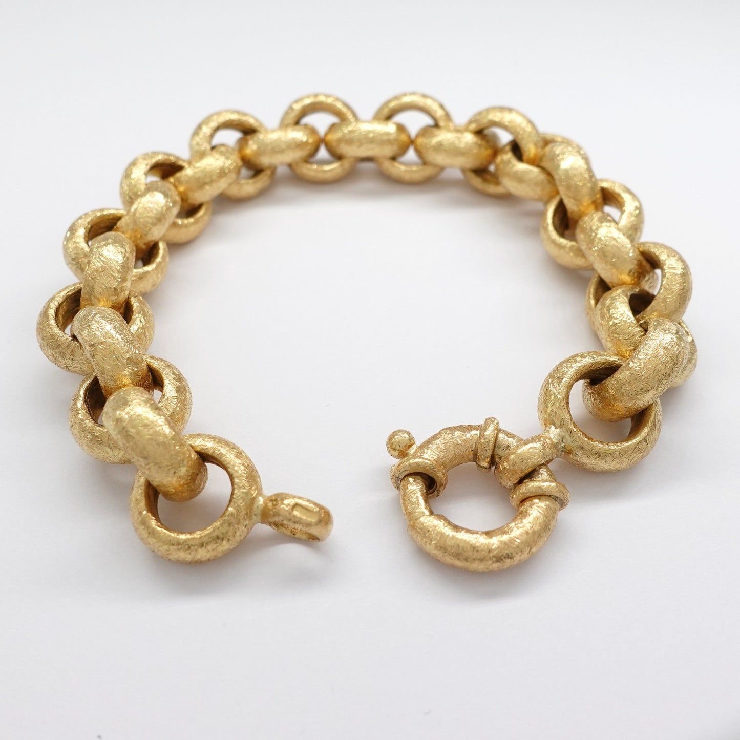 Bracciale con lavorazione satinata