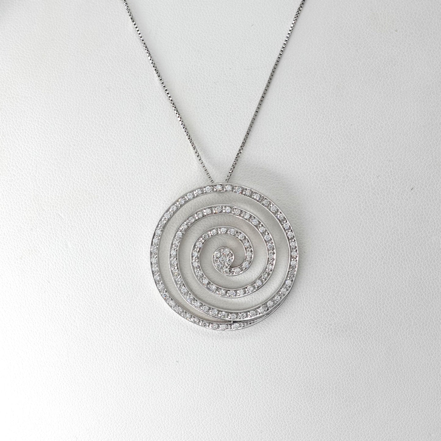 Collana con diamanti