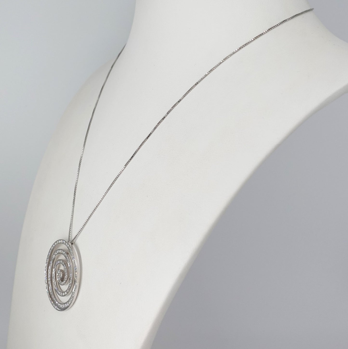 Collana con diamanti