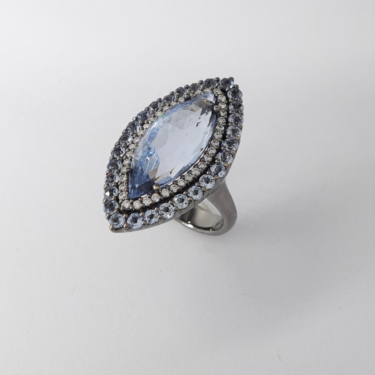 Anello in oro brunito