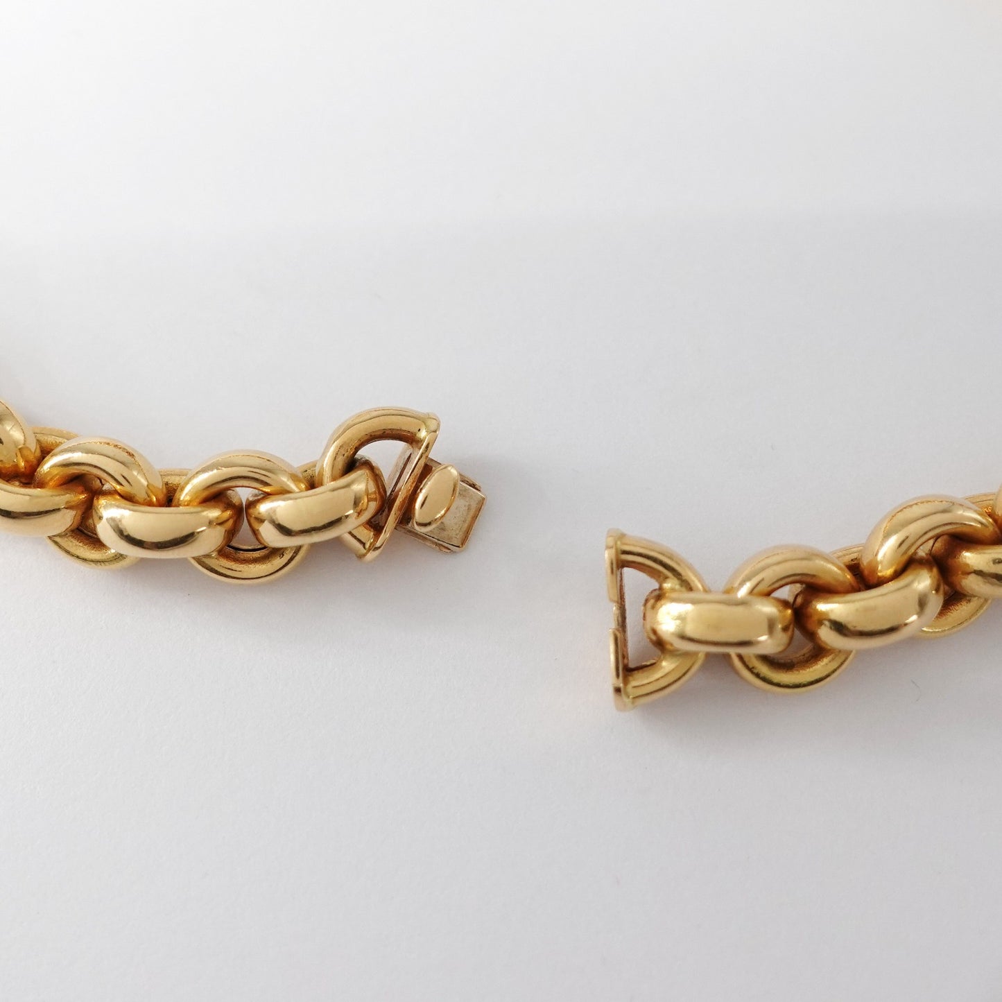 Collana in oro con centrale di diamanti