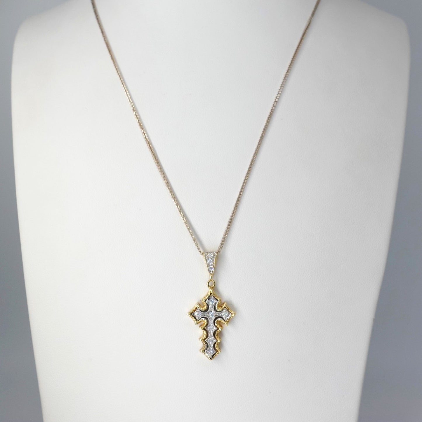 Catenina con croce
