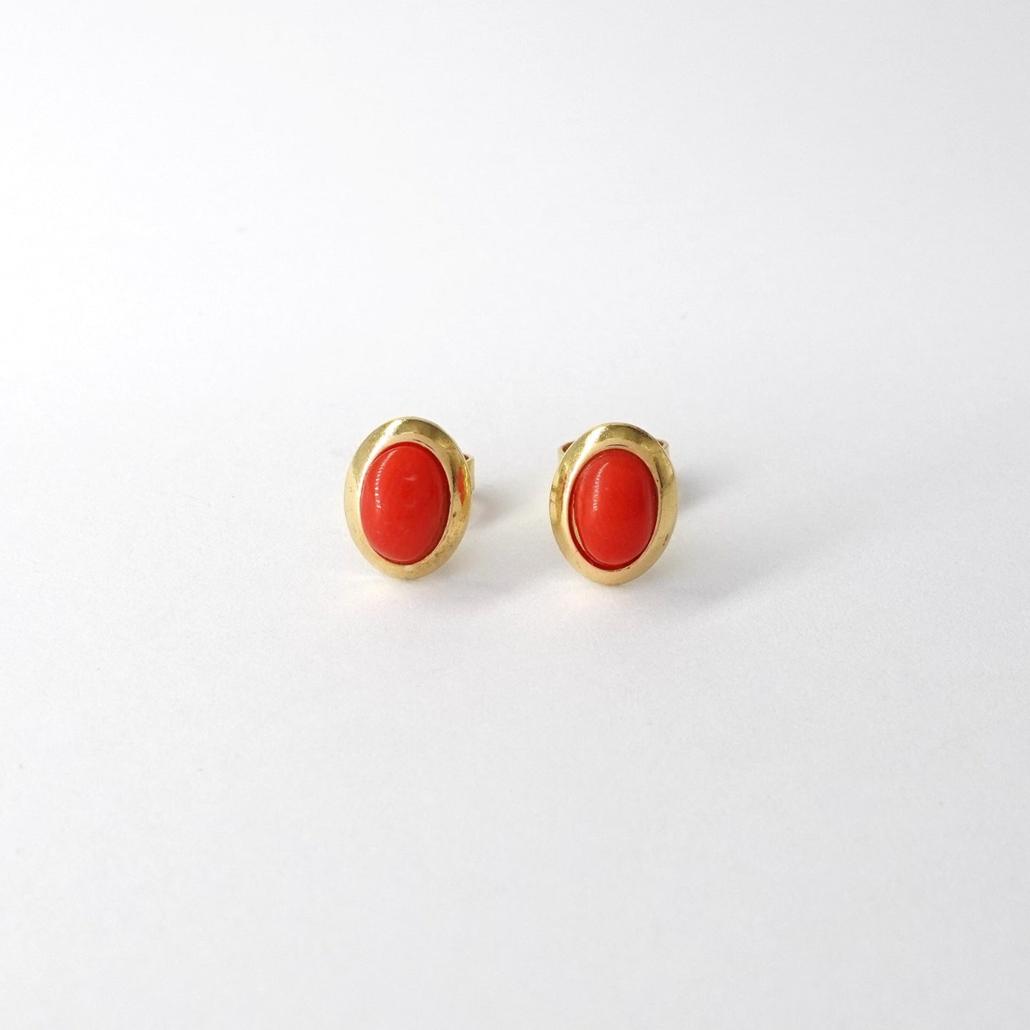 Orecchini con corallo