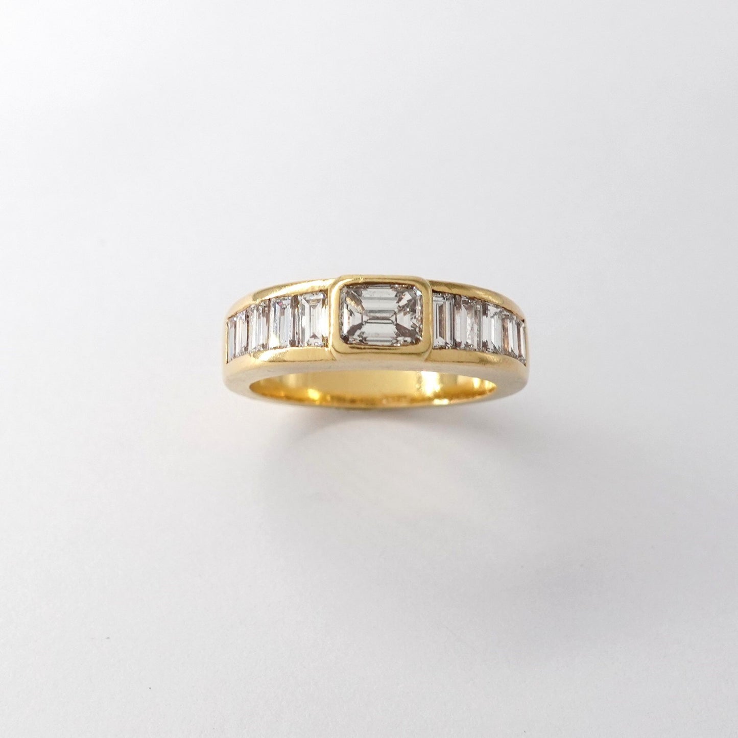 Anello  con diamanti taglio baguette