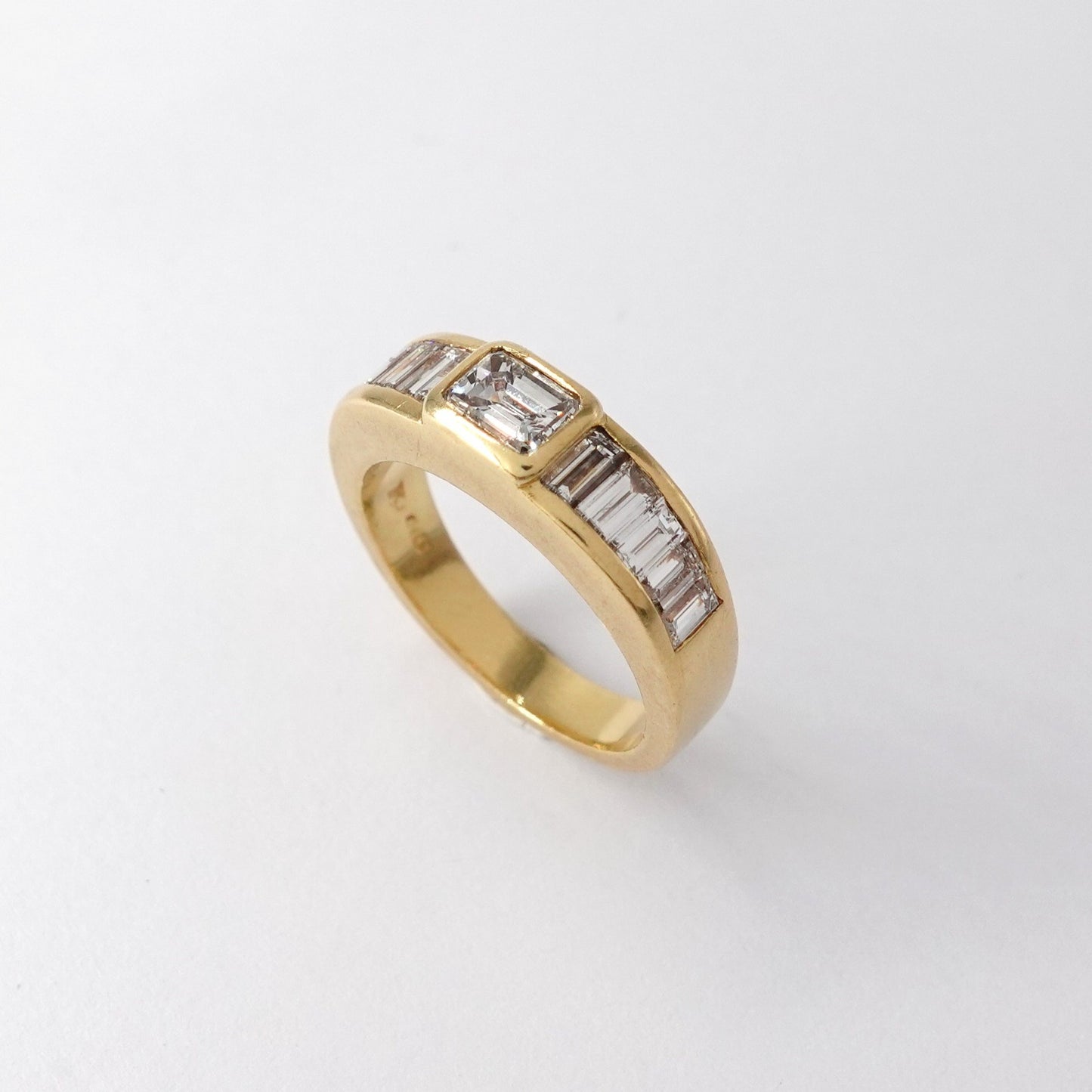 Anello  con diamanti taglio baguette