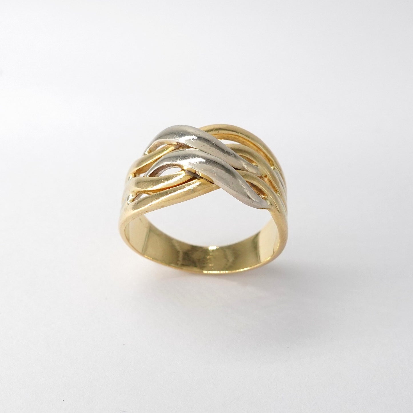 Anello a fascia intrecciata