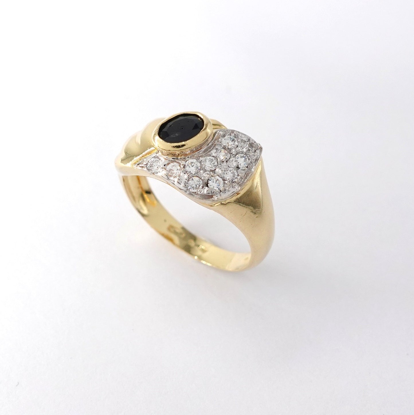 Anello con zirconi