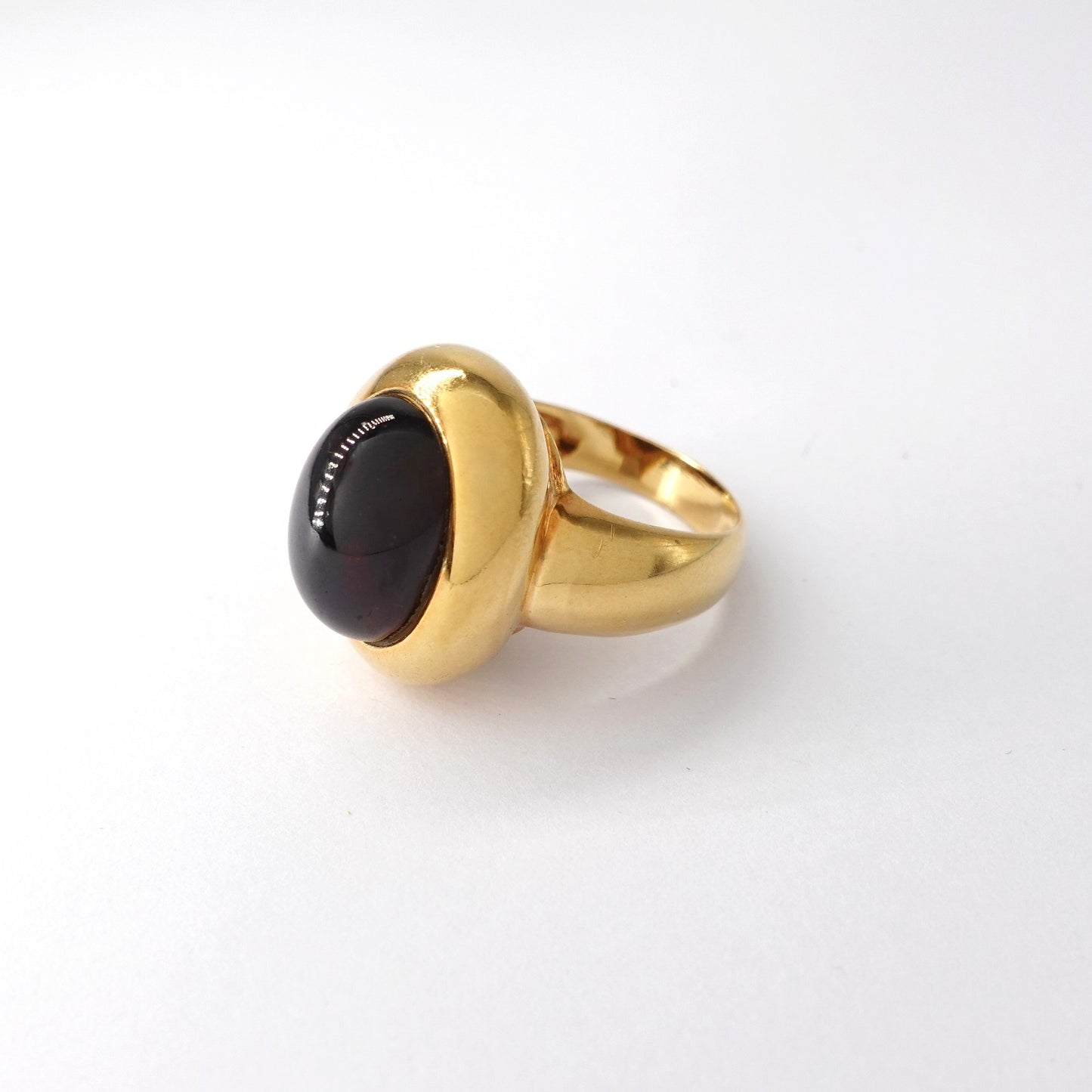Anello con gemma