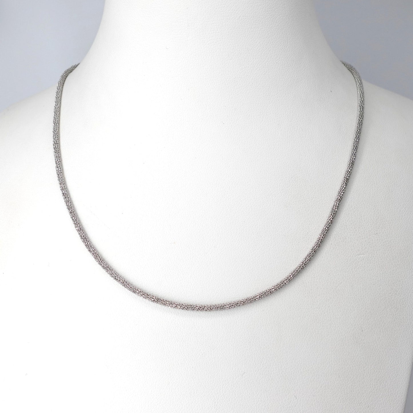 Collana con lavorazione diamantata