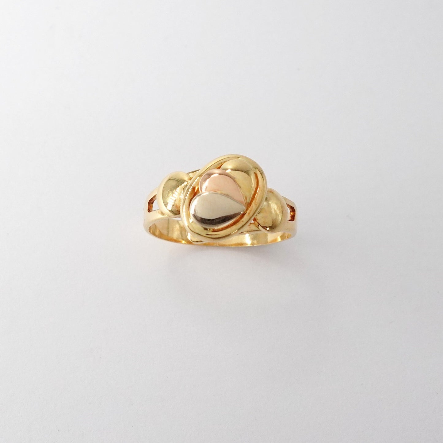 Anello con petali