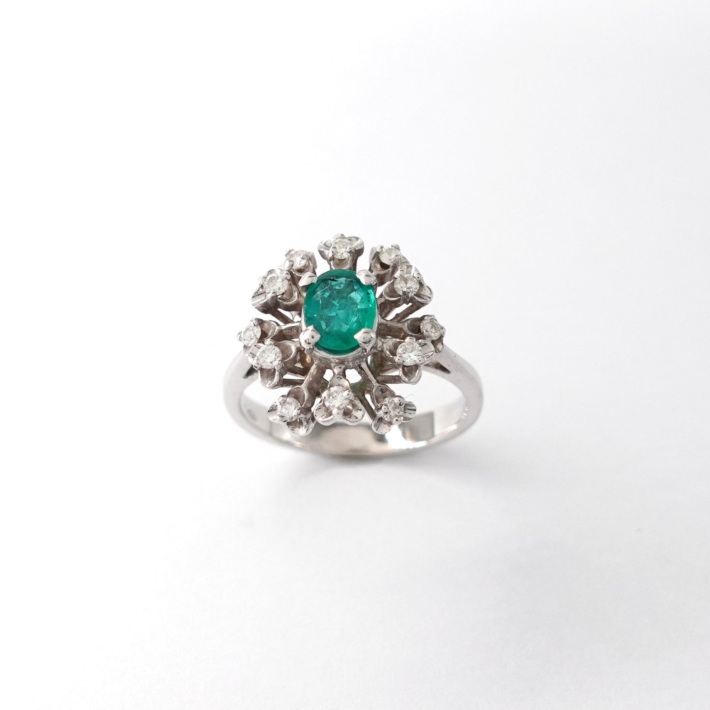 Anello con smeraldo