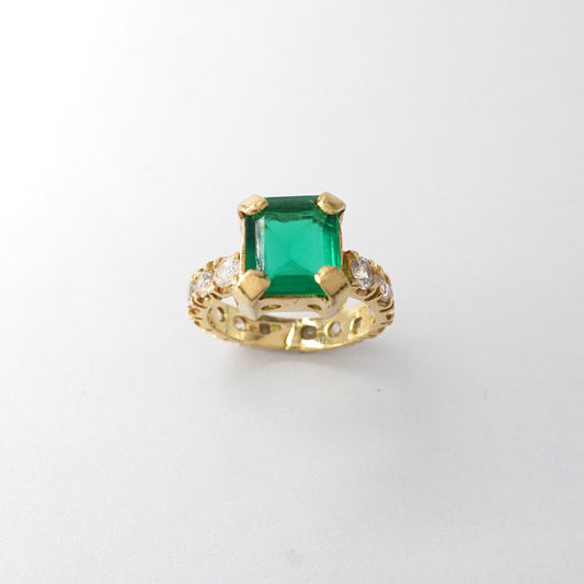 Anello con zirconi
