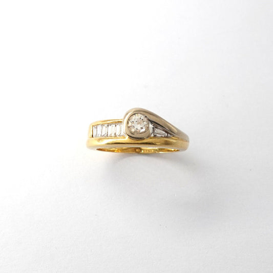 Anello con diamanti