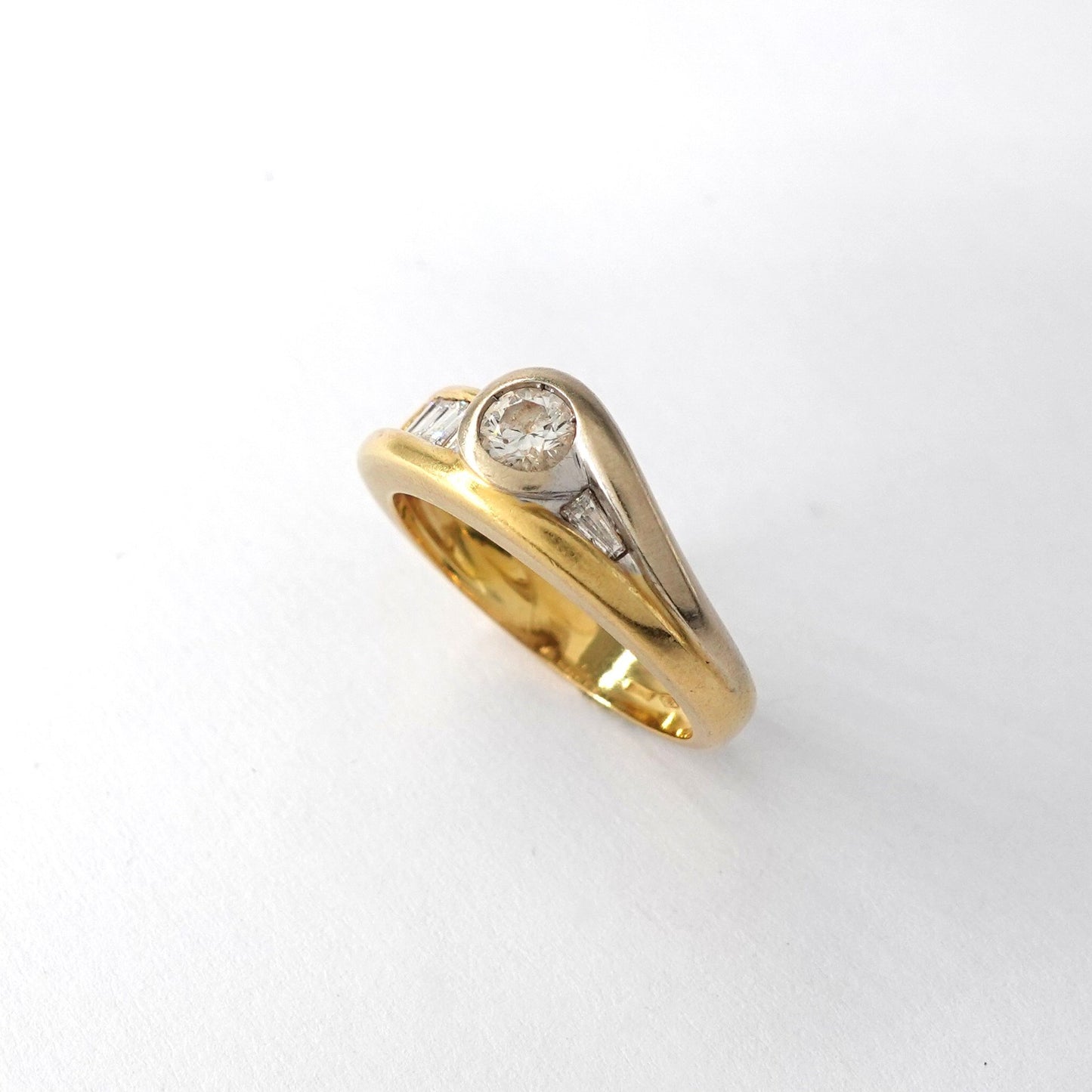 Anello con diamanti