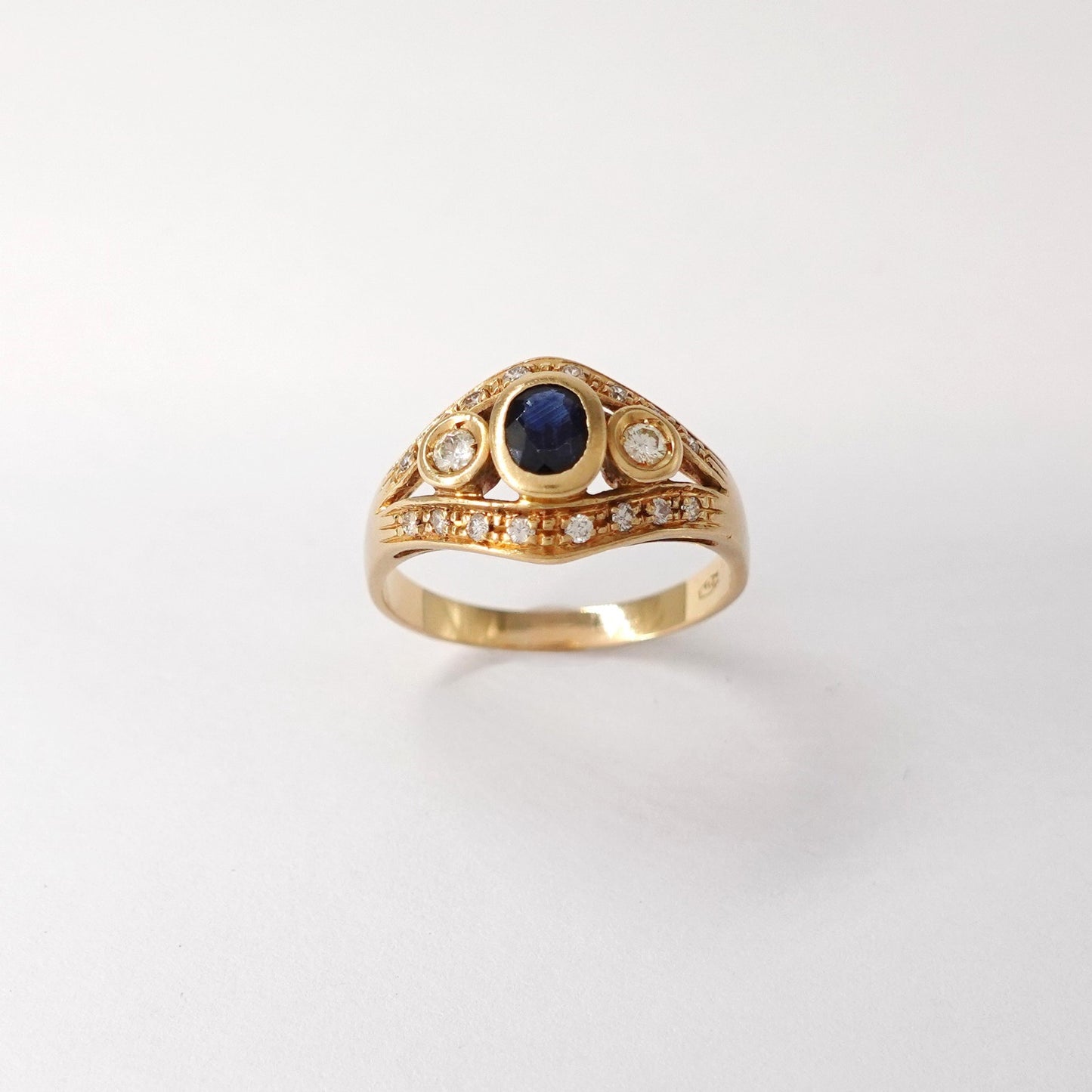 Anello con zaffirro