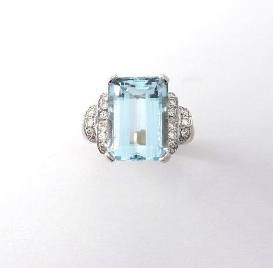 Anello con acquamarina