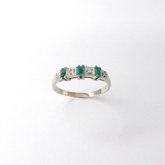 Anello con smeraldi