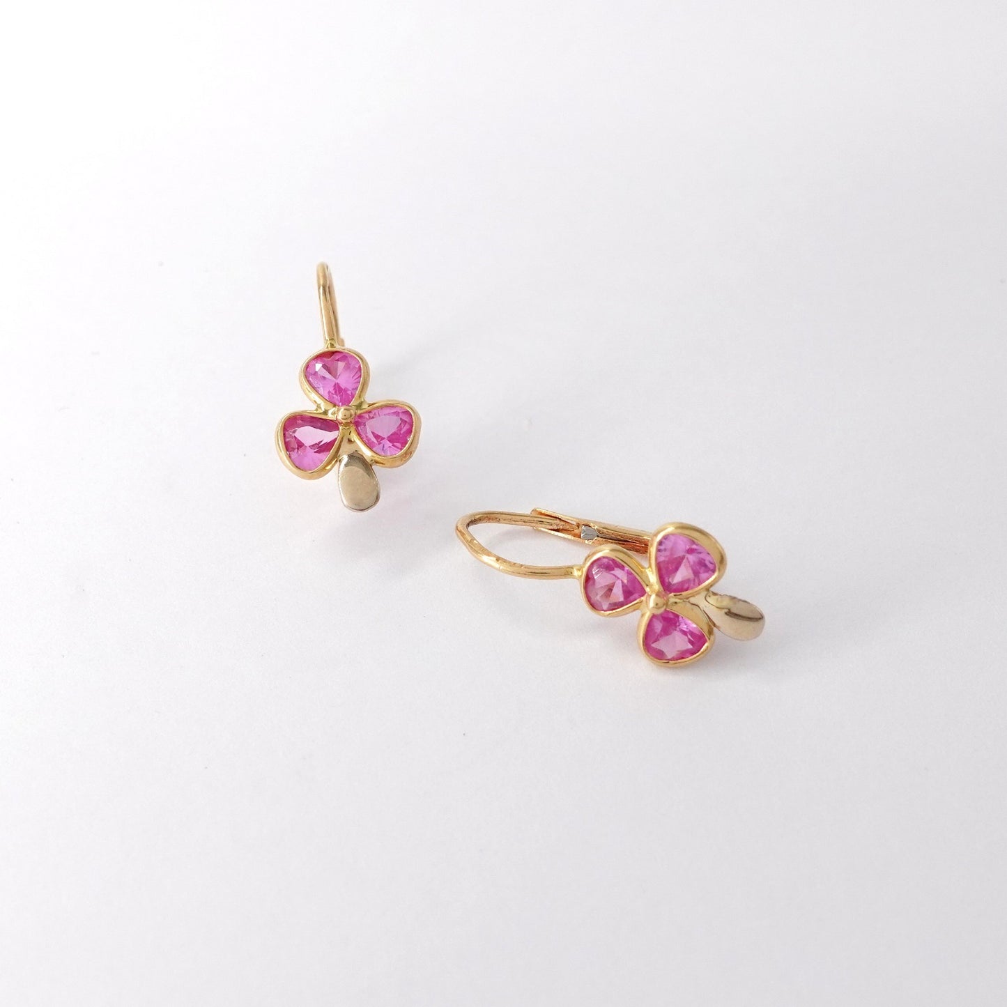 Orecchini a fiore rosa