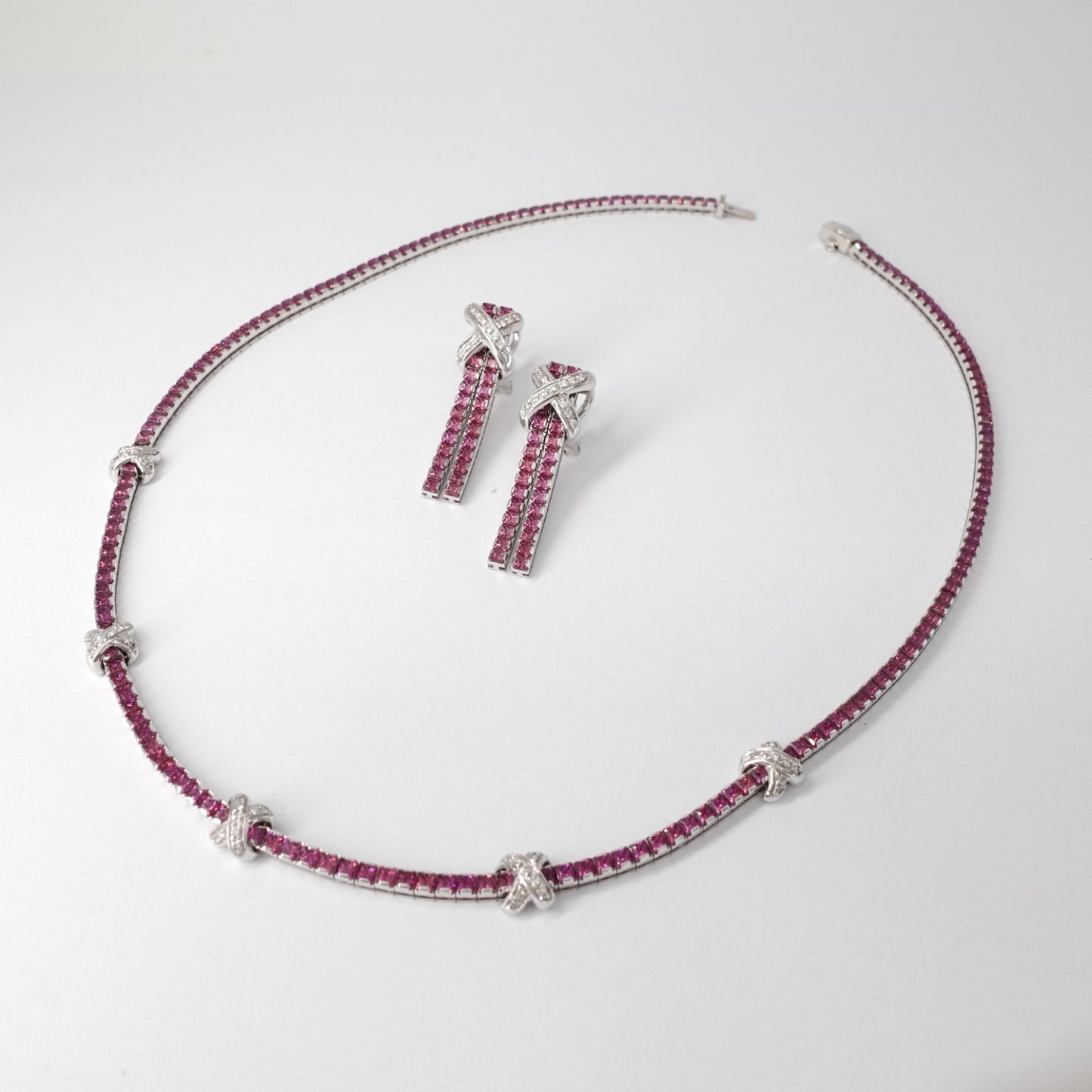 Parure girocollo e orecchini