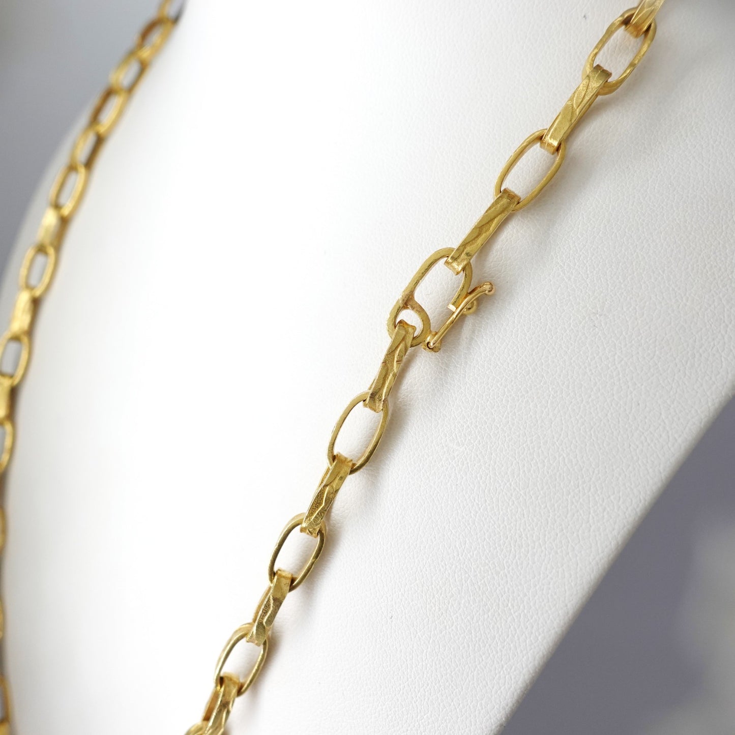 Collana con maglia a lavorazione etrusca