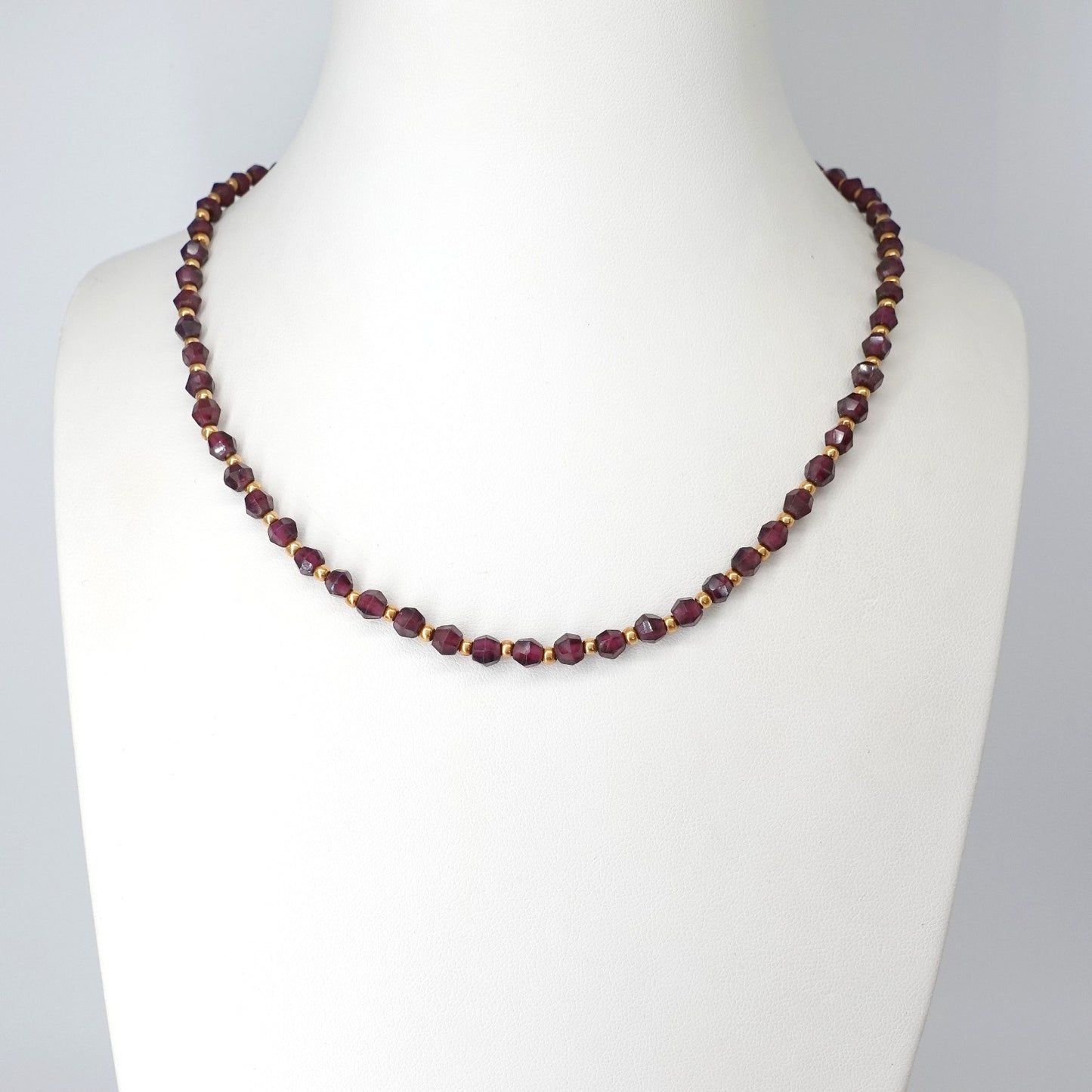 Collana  con granati