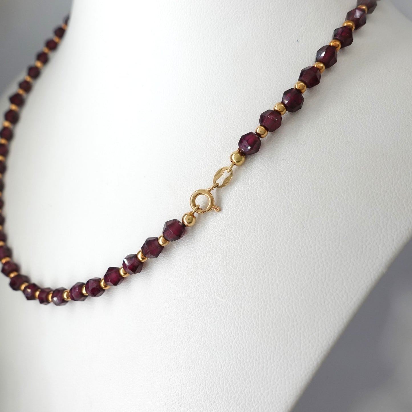 Collana  con granati