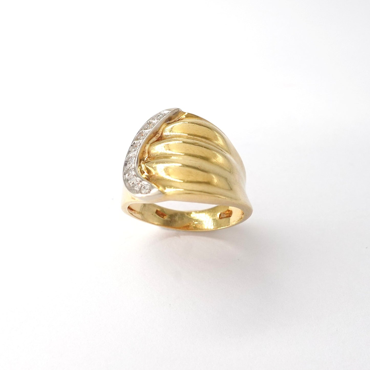 Anello a fascia  con diamanti