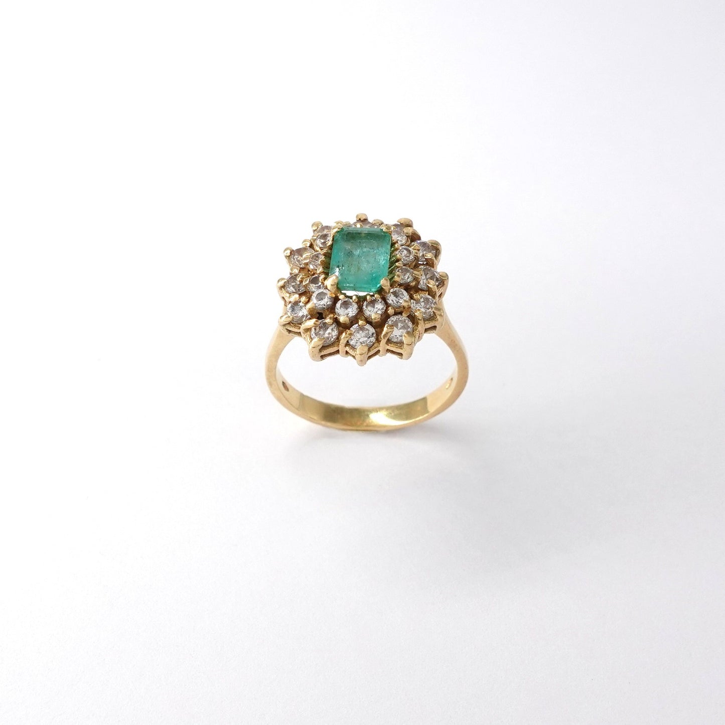 Anello  con smeraldo e zirconi