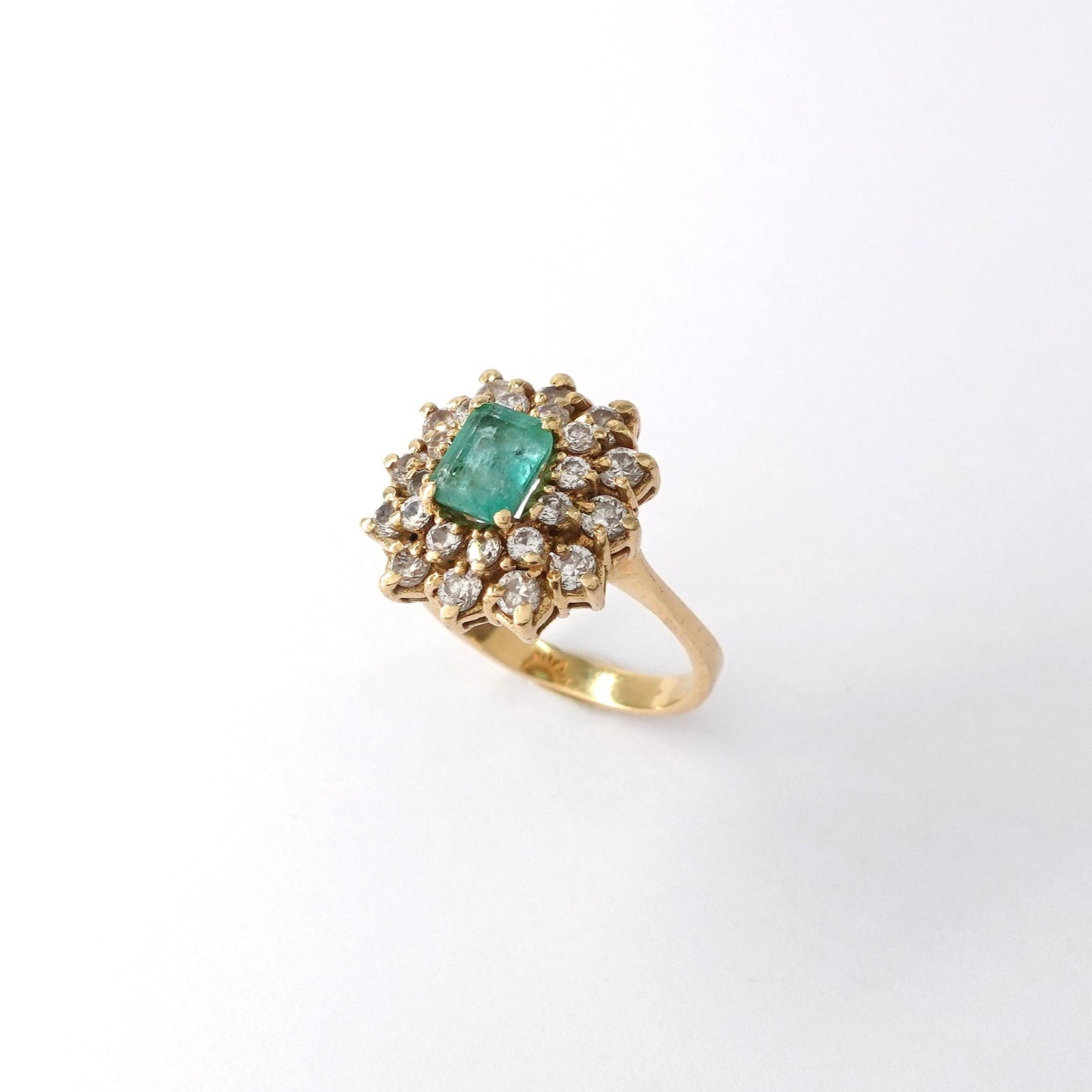 Anello  con smeraldo e zirconi