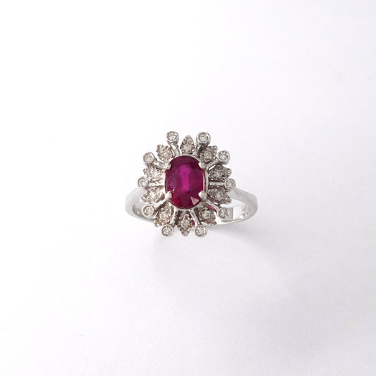 Anello con rubino e diamanti