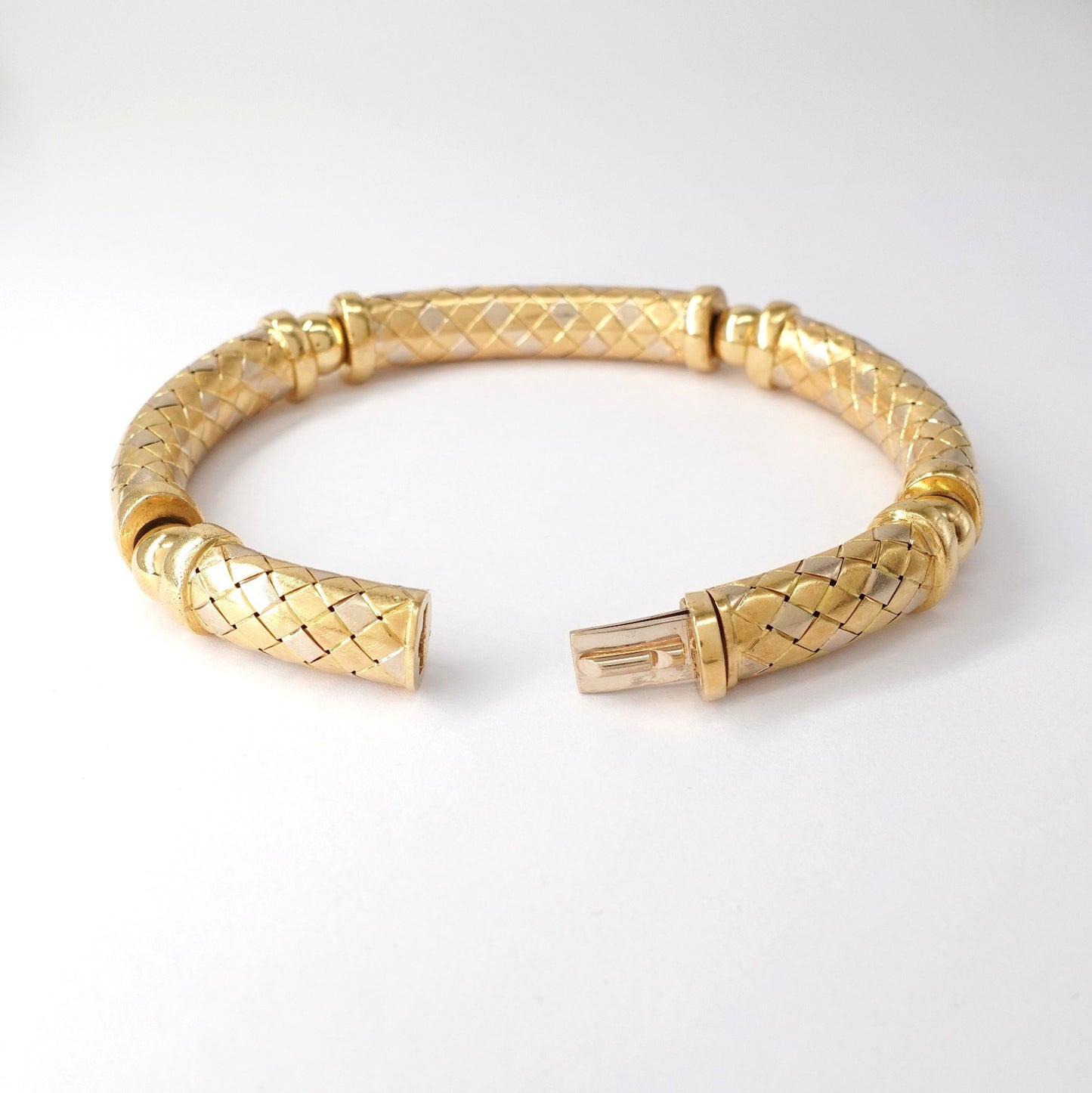 Bracciale semirigido