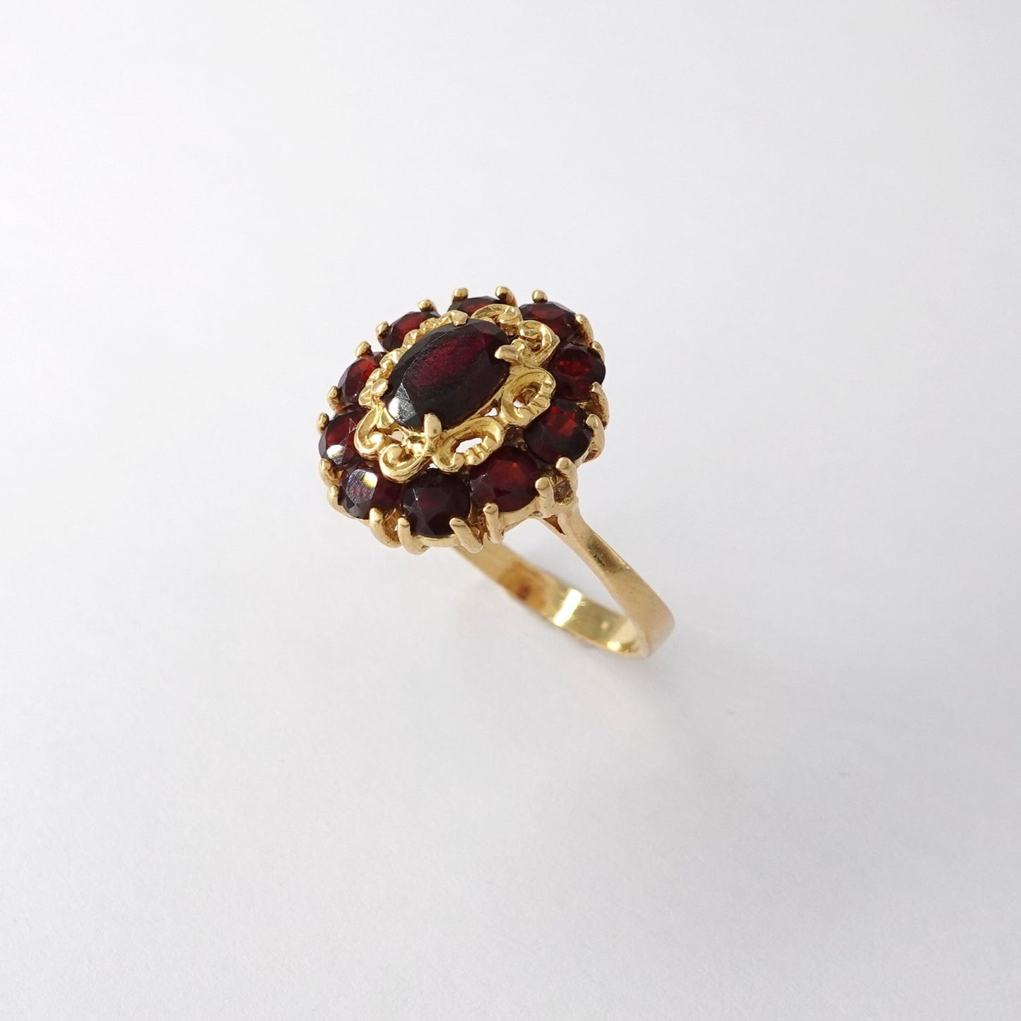 Anello  con granati