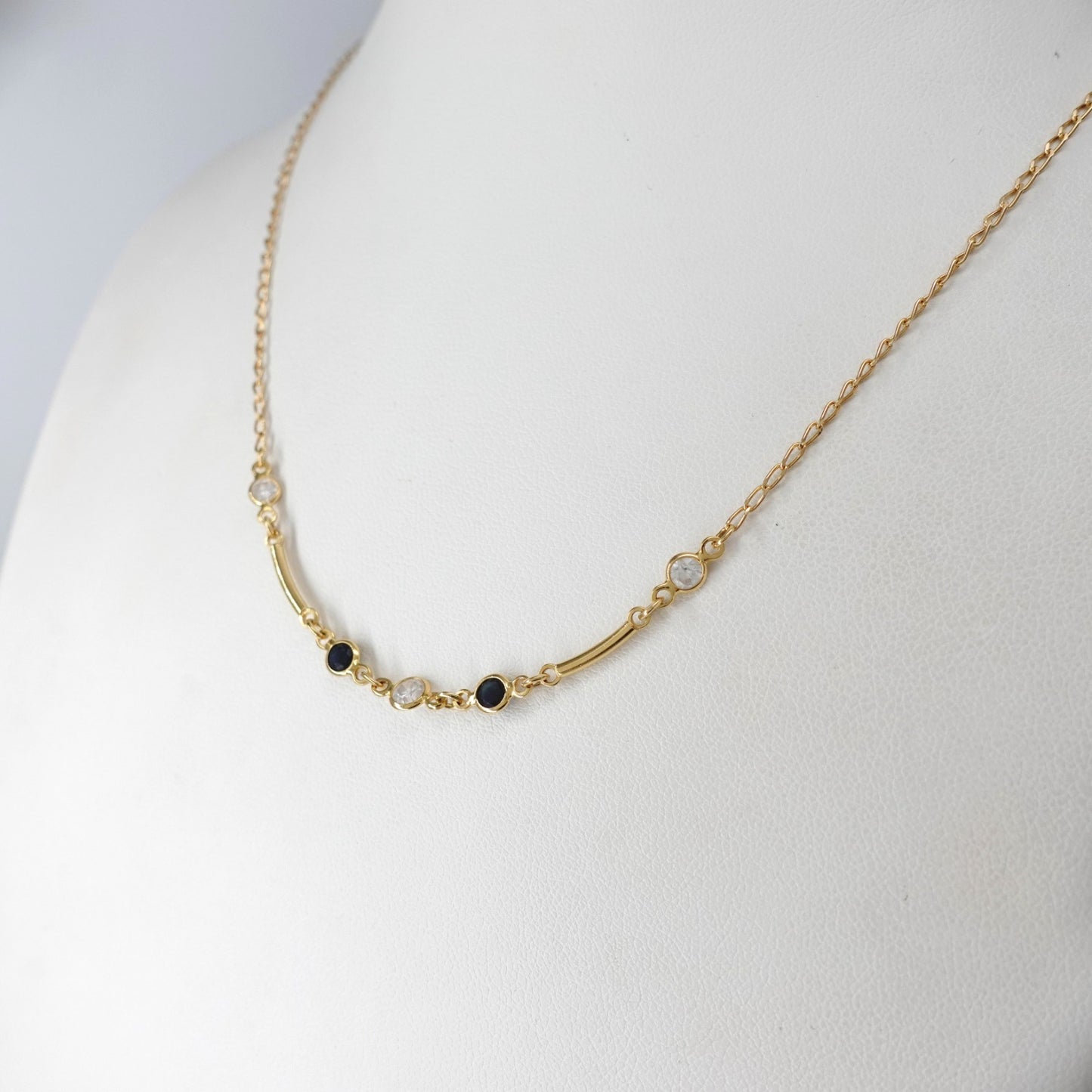 Catenina  con zirconi