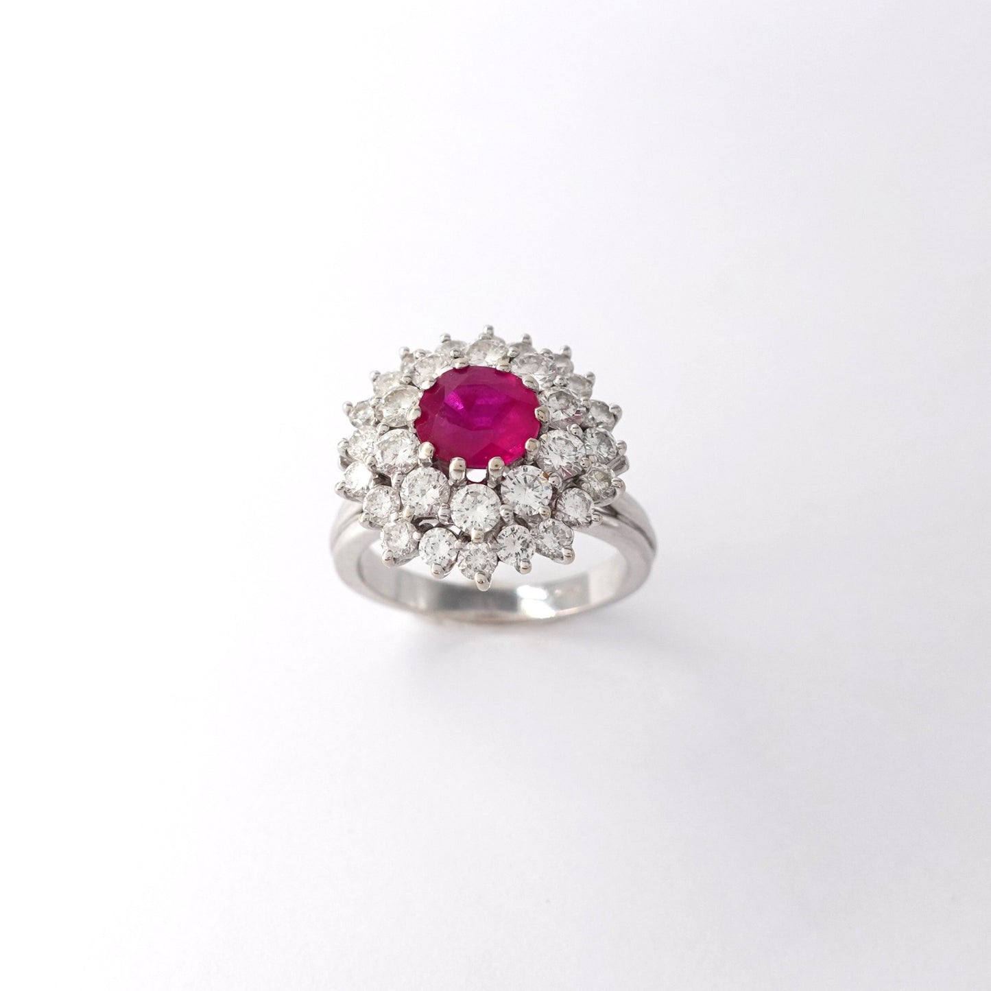 Anello con rubino