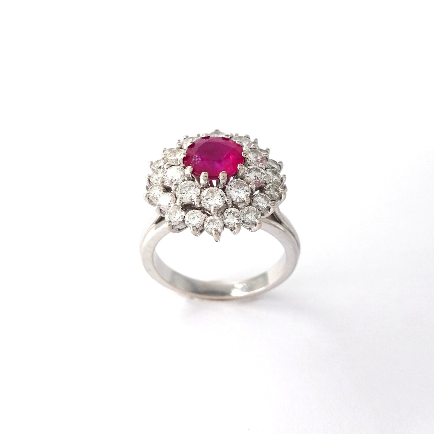 Anello con rubino