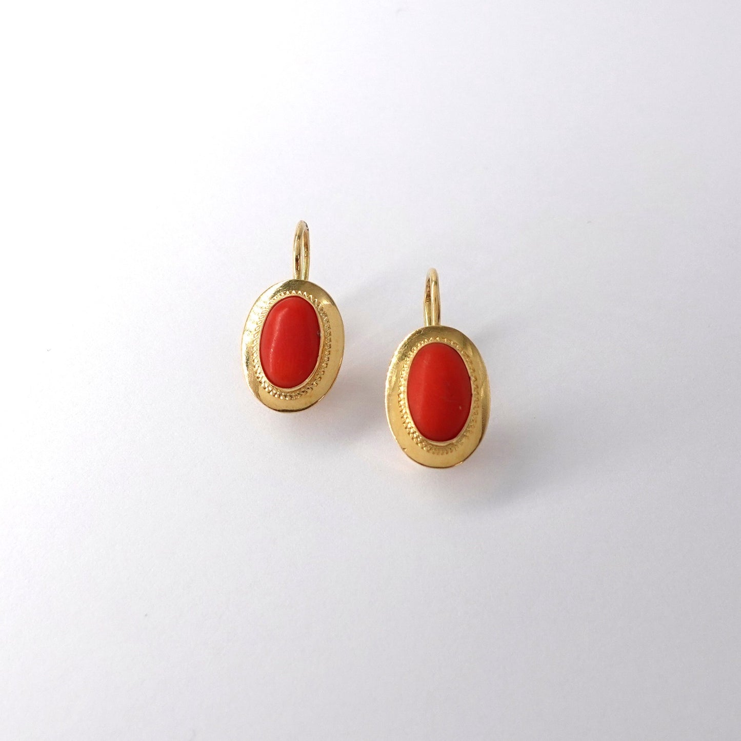 Orecchini  con corallo