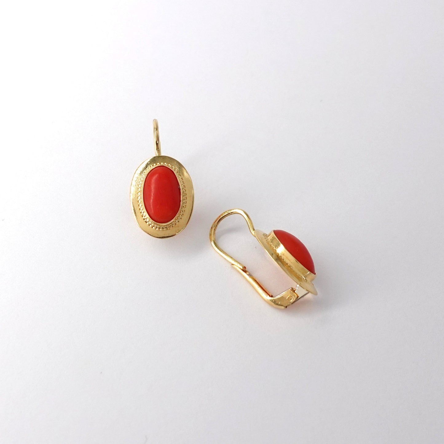 Orecchini  con corallo