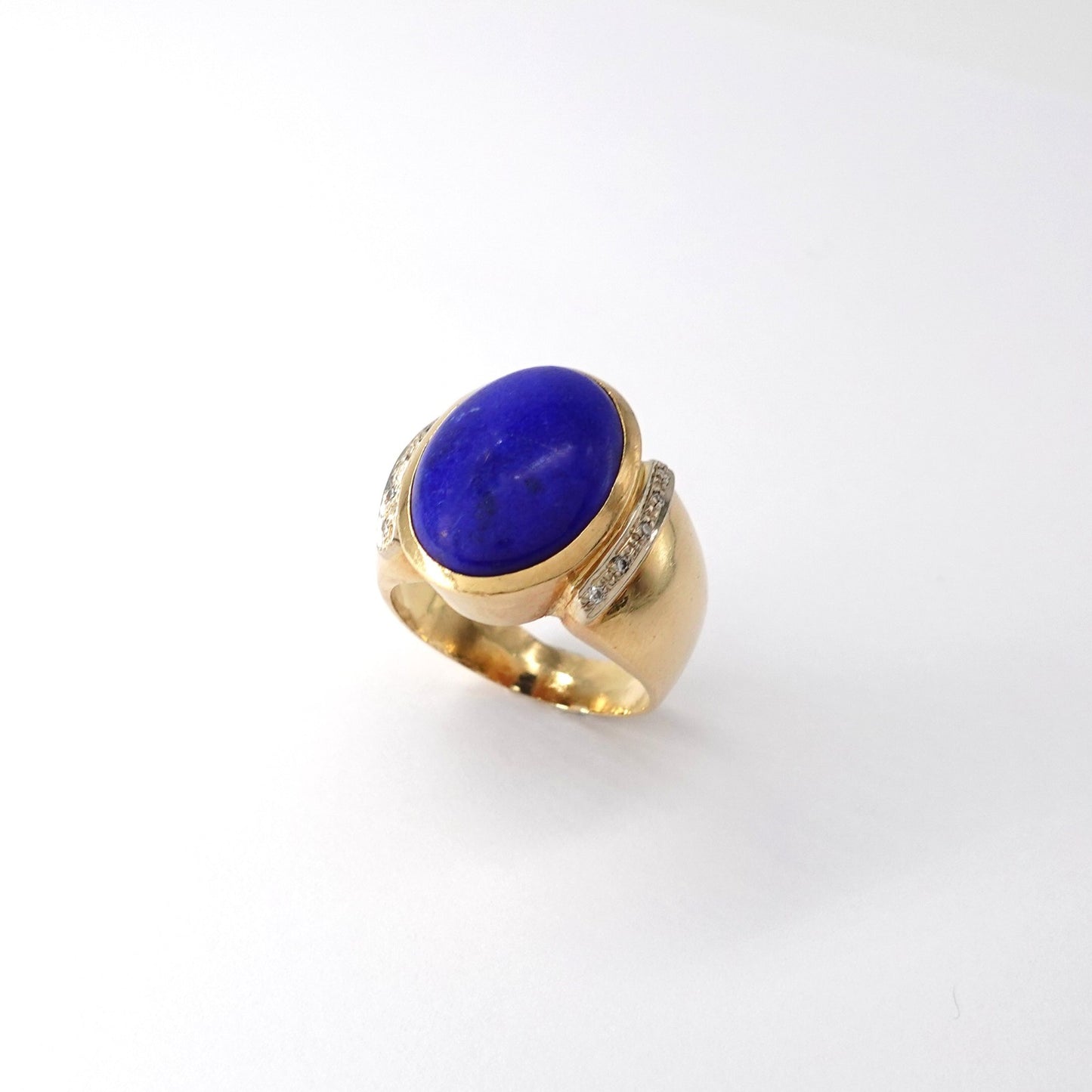 Anello con lapislazzuli e diamanti