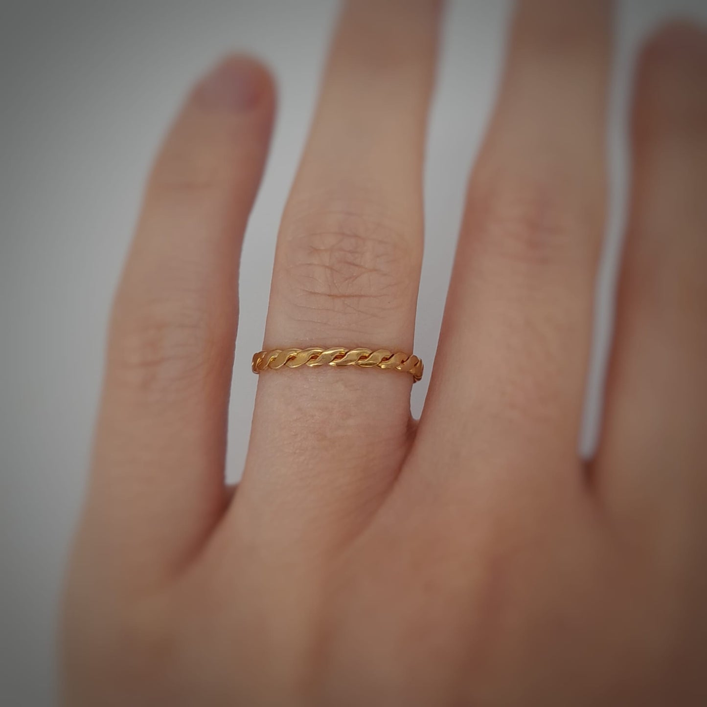 Anello intrecciato