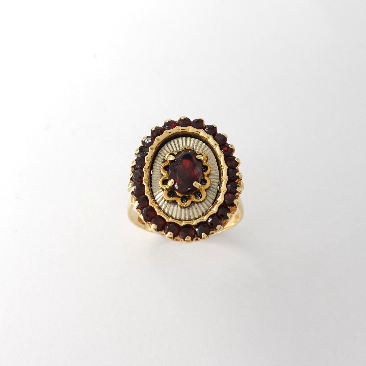 Anello con granati