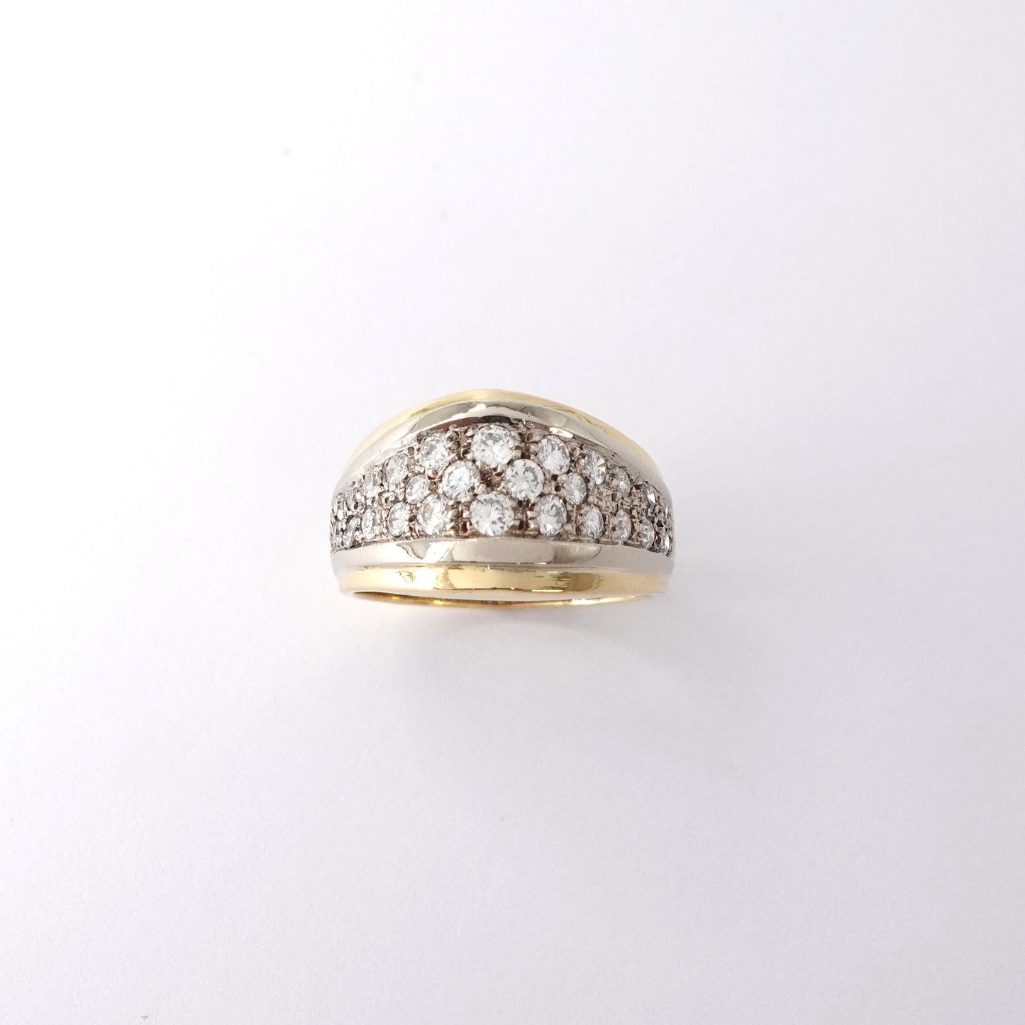 Anello con fascia ti diamanti