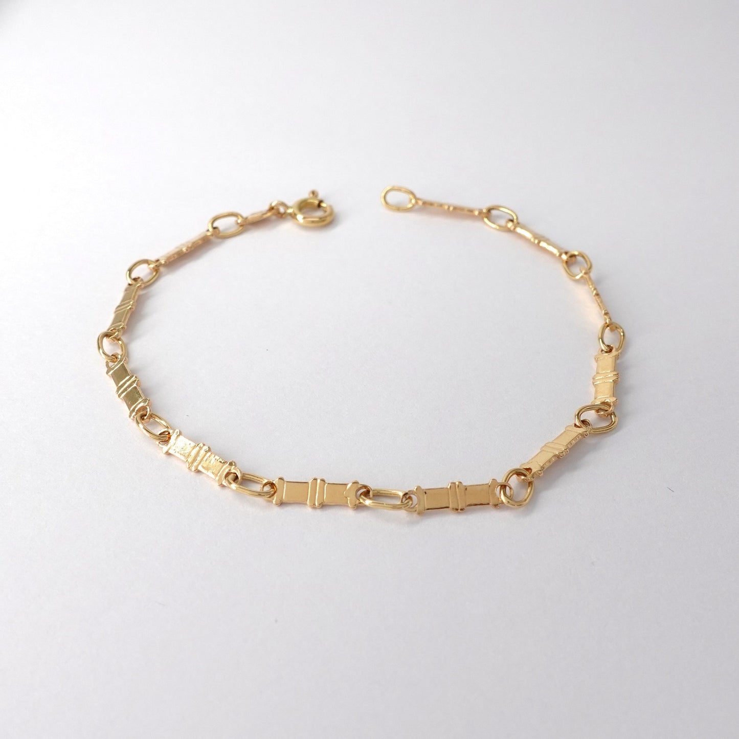 Bracciale con maglia a segmenti
