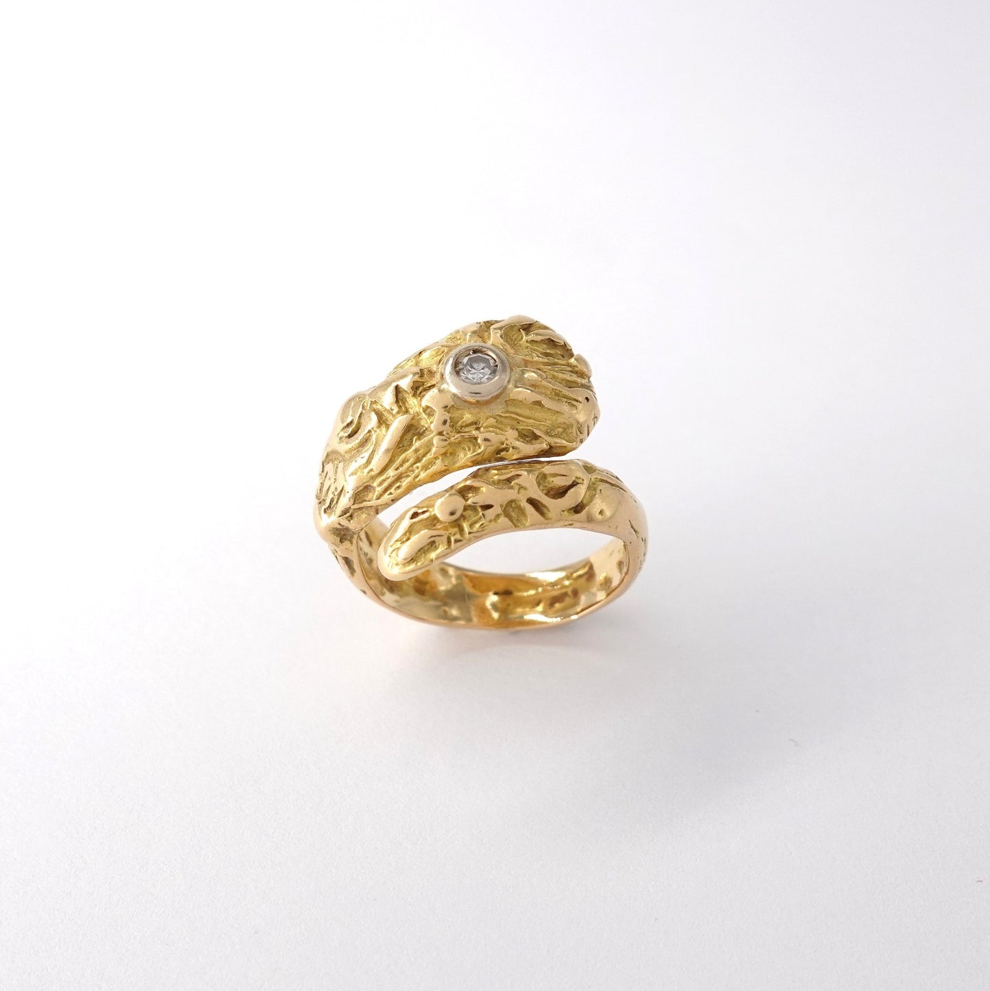 Anello contrarie  con lavorazione etrusca