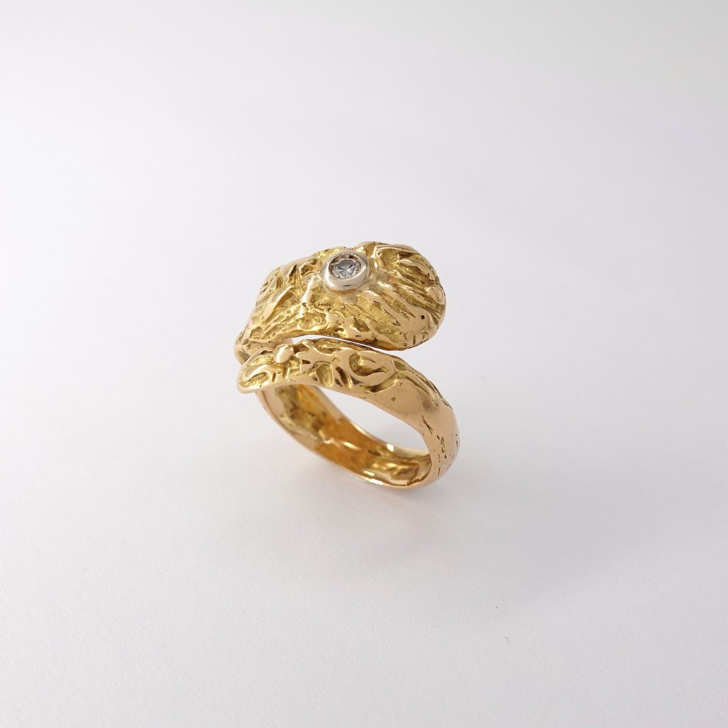 Anello contrarie  con lavorazione etrusca
