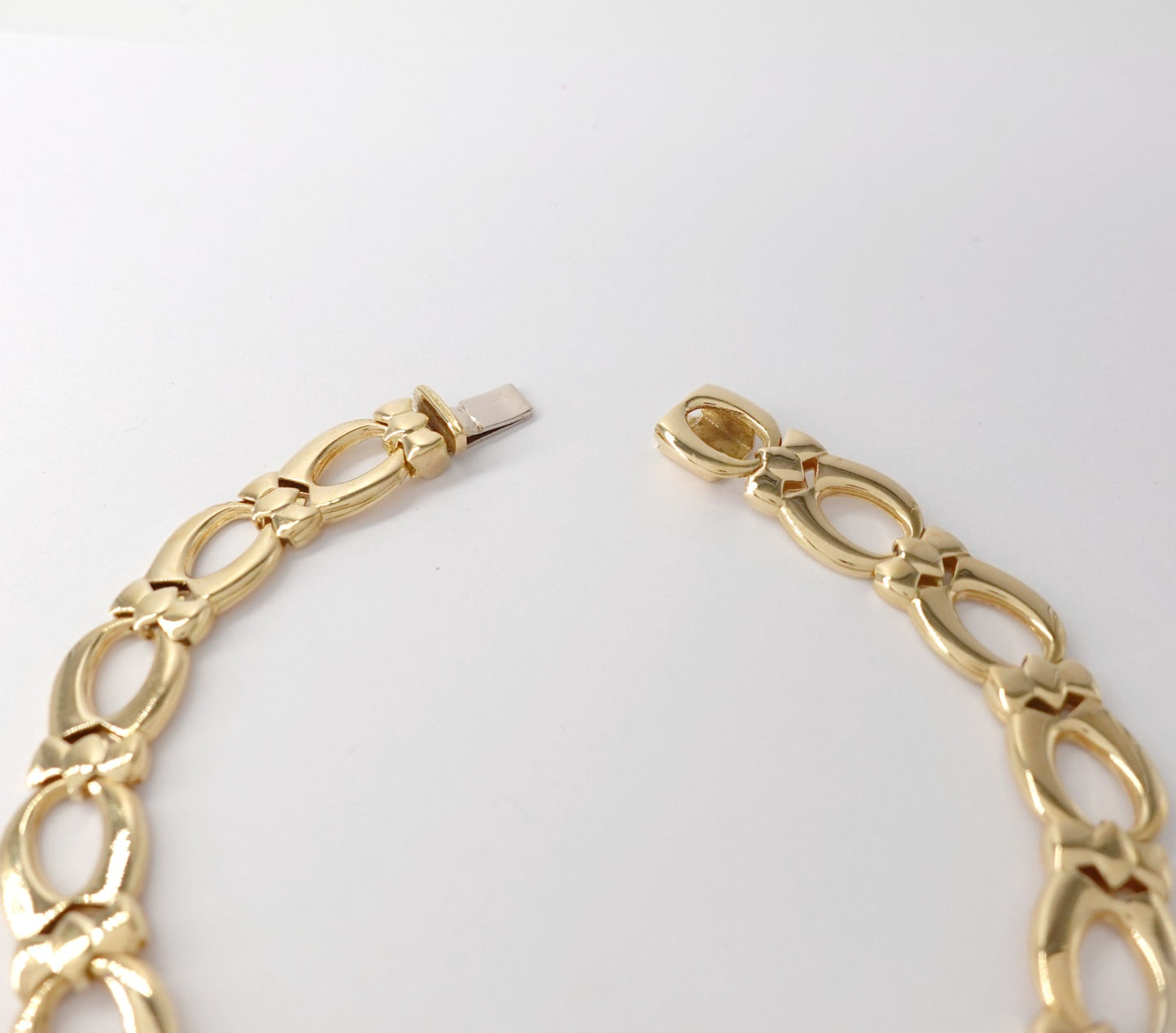Bracciale  a maglia piatta semirigida